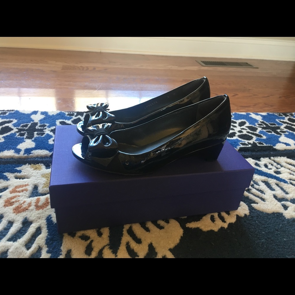 Stuart Weitzman Lovebow Black Patent open toe